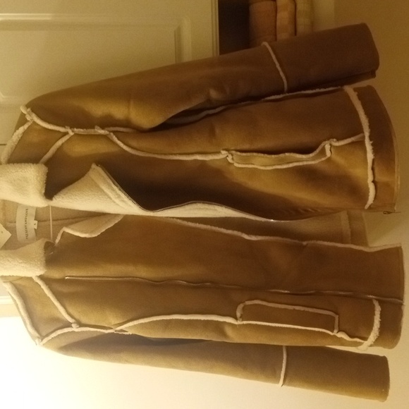 🚨☃️NWT Tan n Fur Coat - Picture 3 of 6